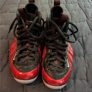 Nike Foamposites wmns 9 men’s 7.5 red and black